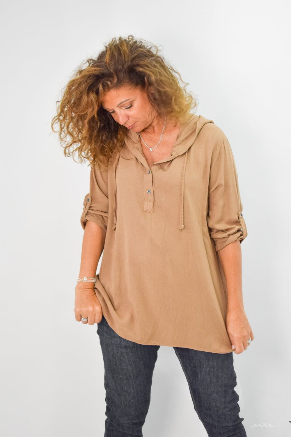 Kapuzenbluse in camel