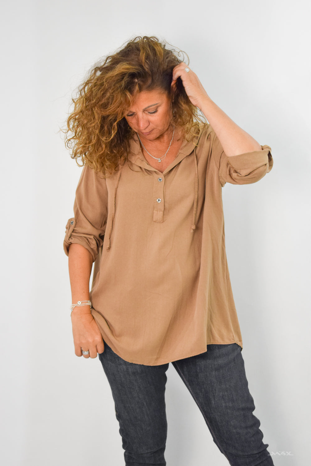 Kapuzenbluse in camel