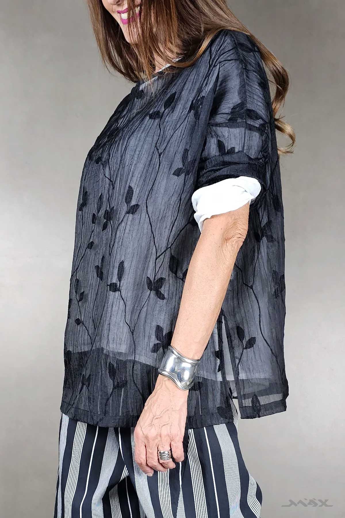 Zwarte blouse met bloemenprint, maat One size (38-42)