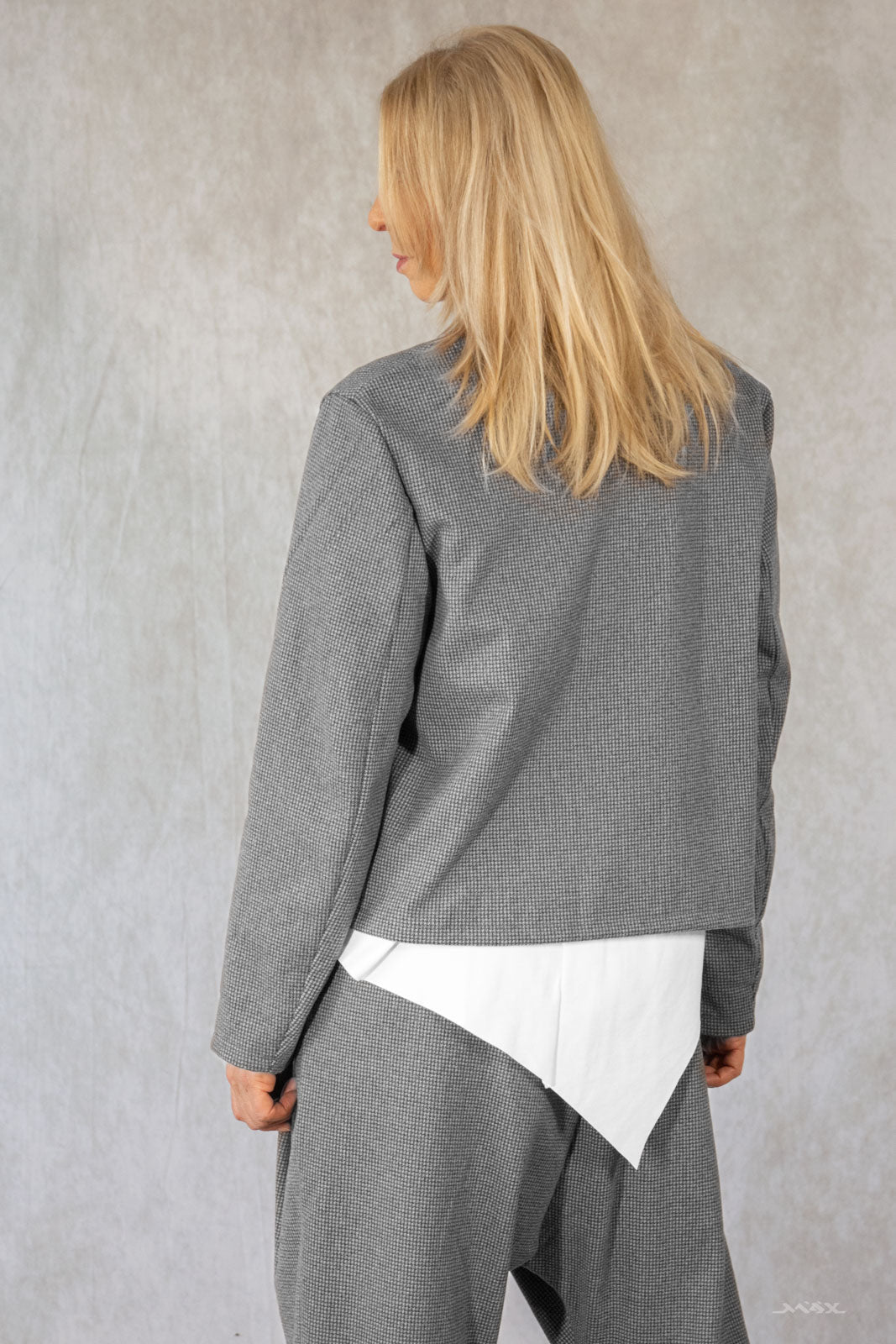 Jasje van grijze tweedstof – one size (38–44)