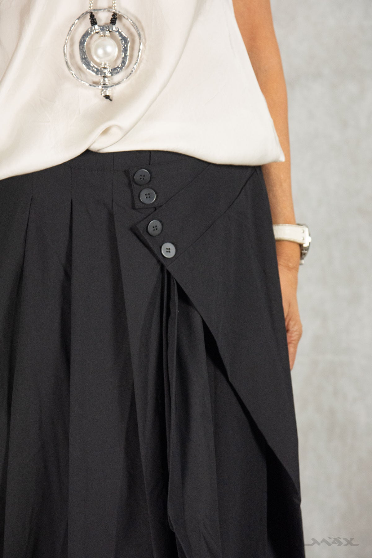 Jupe asymétrique élégante, taille unique (38-44)