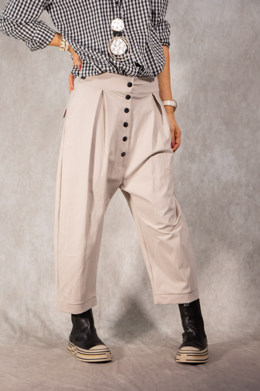 Haremshose mit Bundfalten und Knopfleiste Gr. Onesize (36-40)