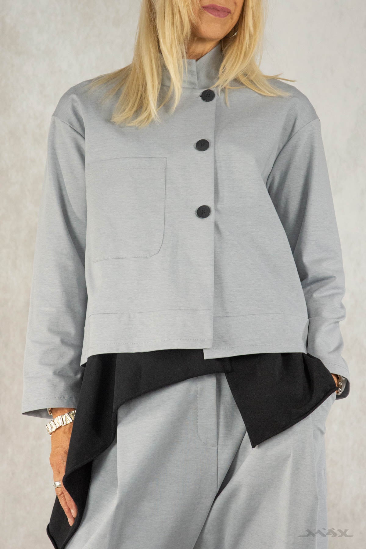 Kurze Jacke mit Knopfleiste Gr. Onesize (36-42)