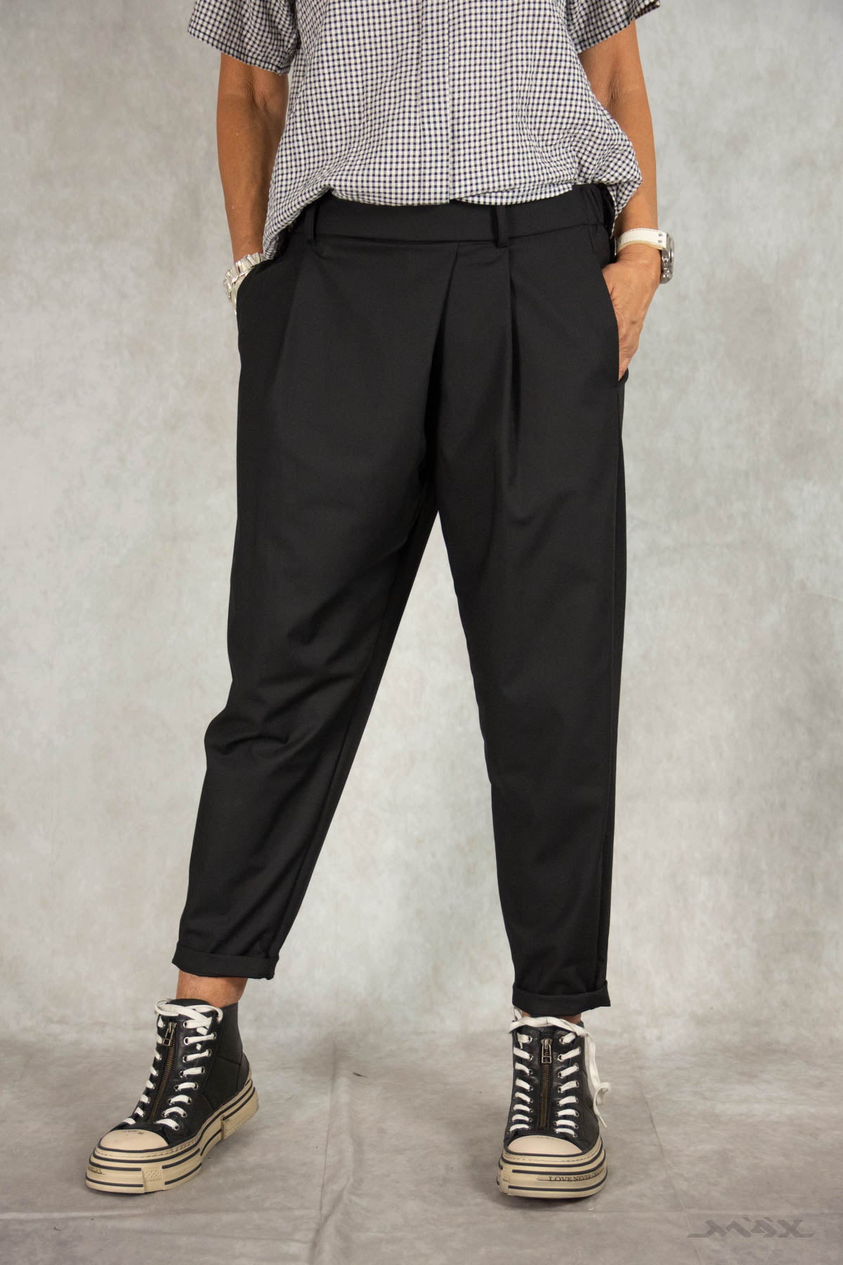 Lockere Hose mit schrägem Schnitt Gr. Onesize (38-42)