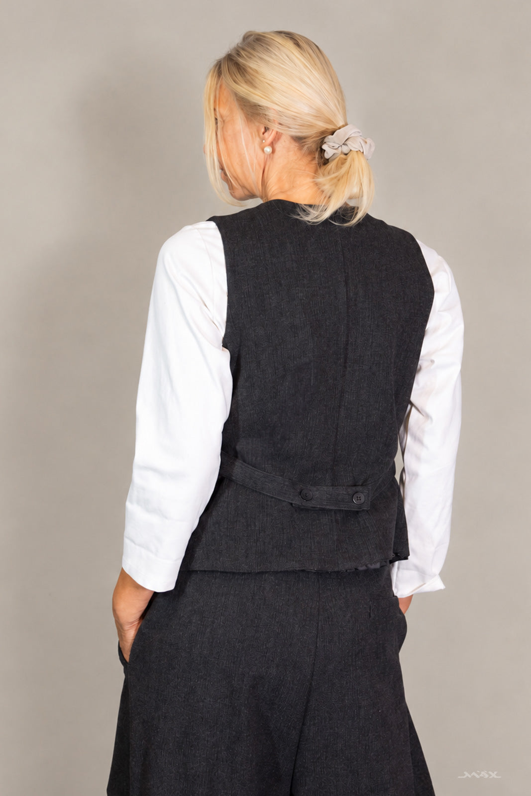 Weiche Weste mit Knopfleiste dunkelgrau Gr. Onesize (36-40)