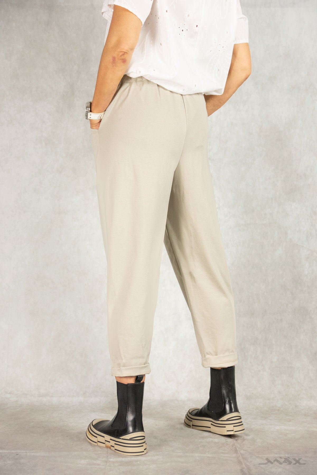 Beige broek met decoratieve naadmaat één maat (38-42)