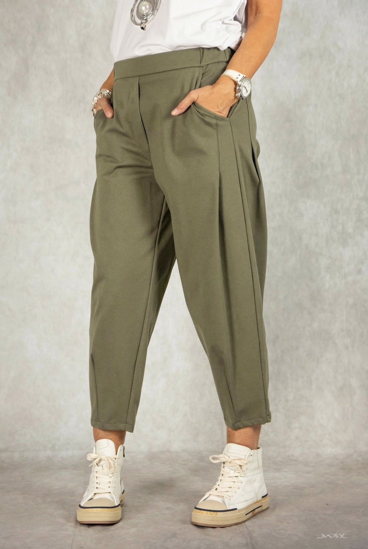 Karotten-Hose olive Gr. onesize (36-40)