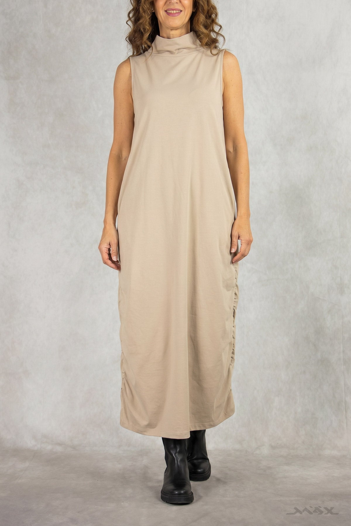 Kleid beige mit Raffung Gr. Onesize (38-44)