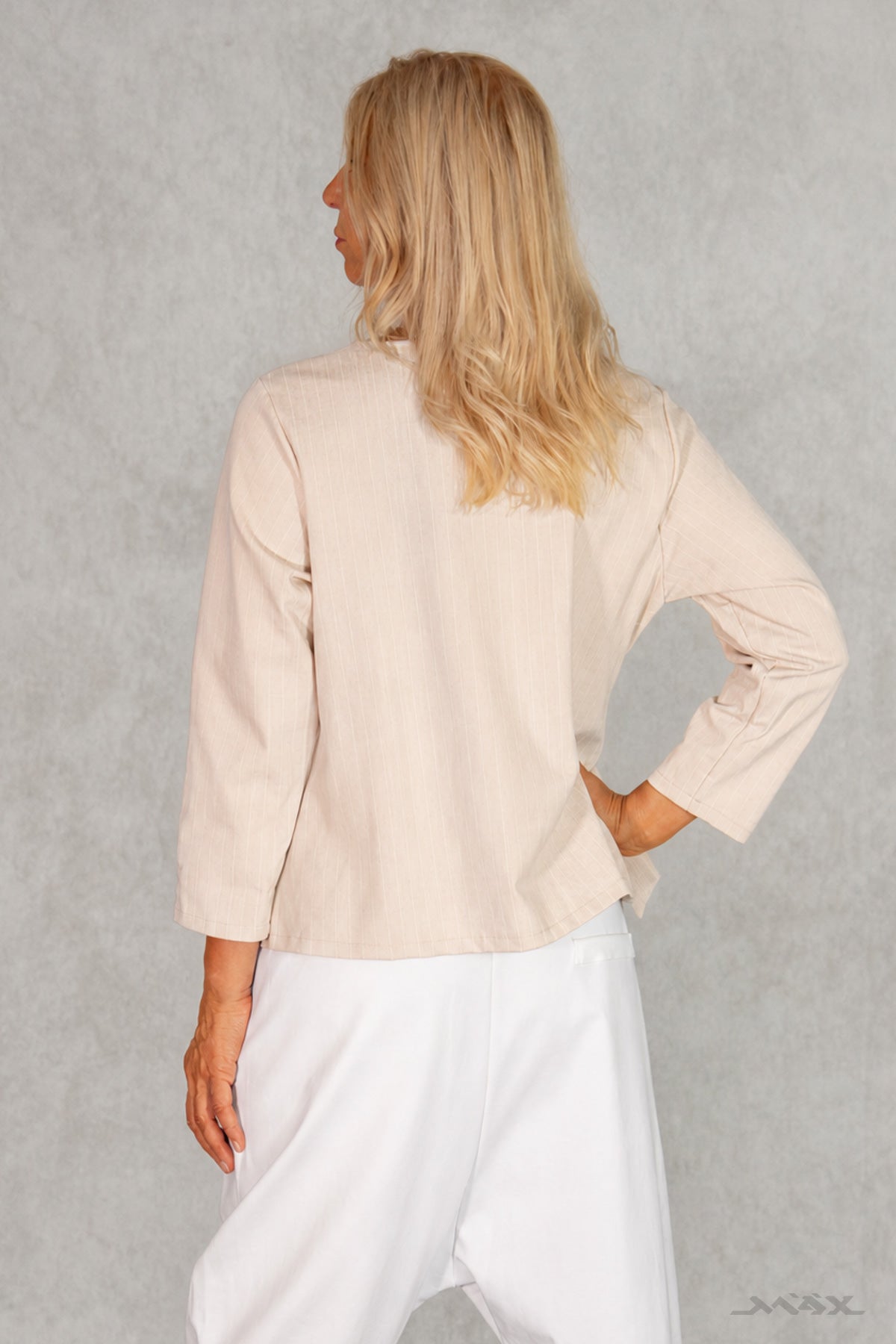 Shirt hellbeige mit Nadelstreifen zum Binden Gr. onesize (36-40)