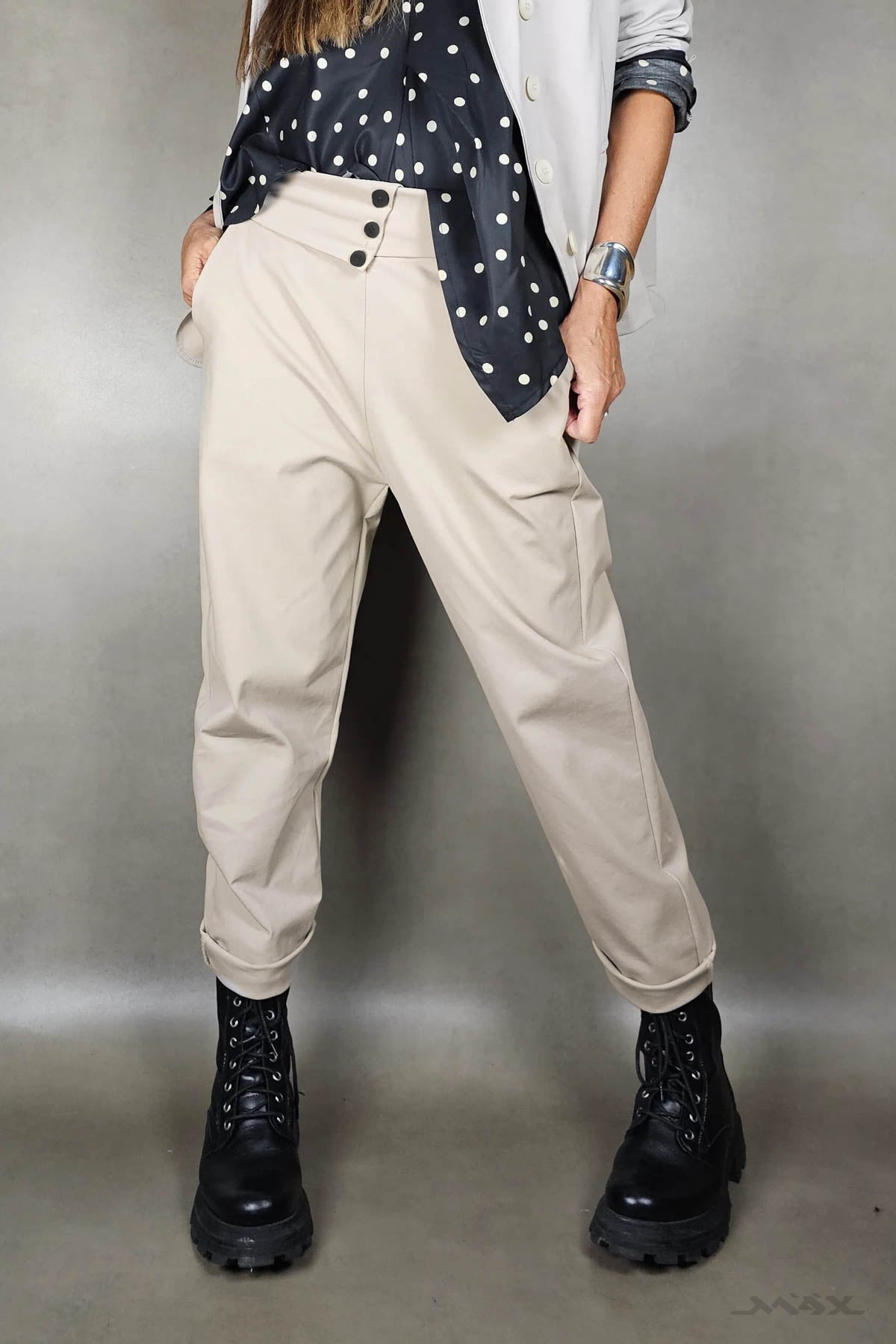 Elegante pantalon met knopen maat One size (38-42)