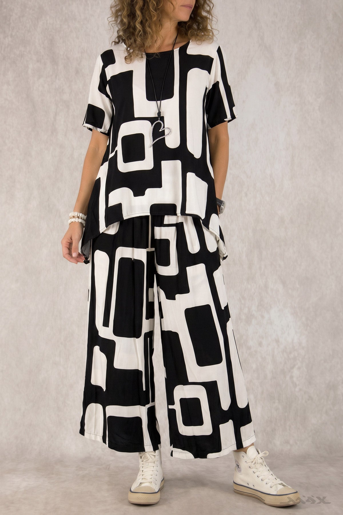 Viskose-Marlenehose schwarz-weiß gemustert Gr. onesize (36-40)