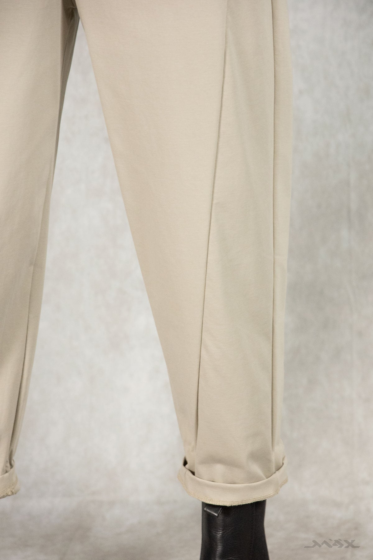 Beige broek met decoratieve naadmaat één maat (38-42)