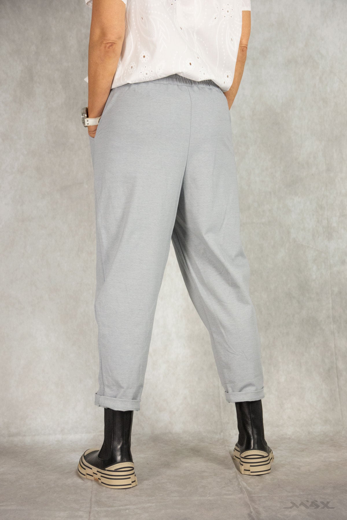 Broek lichtgrijs met sierstiksels maat één maat (38-42)