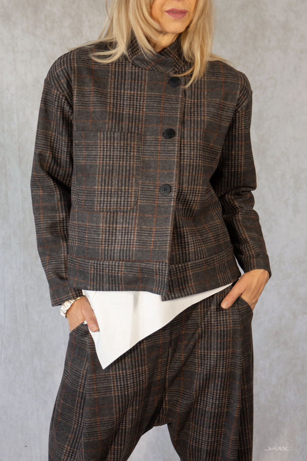 Jacke vintage-braun kariert mit Knopfleiste Gr. onesize(38-44)