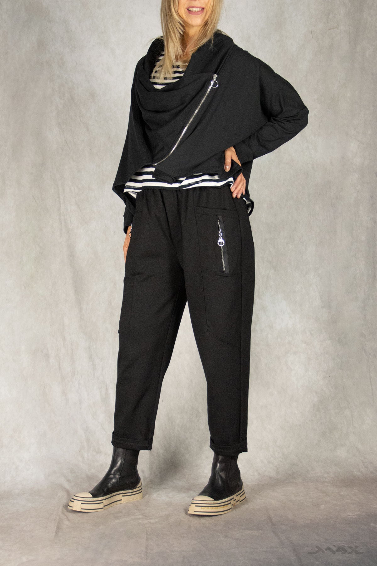 Sweatjacke mit seitlichem Reissverschluss Gr. Onesize (38-44)