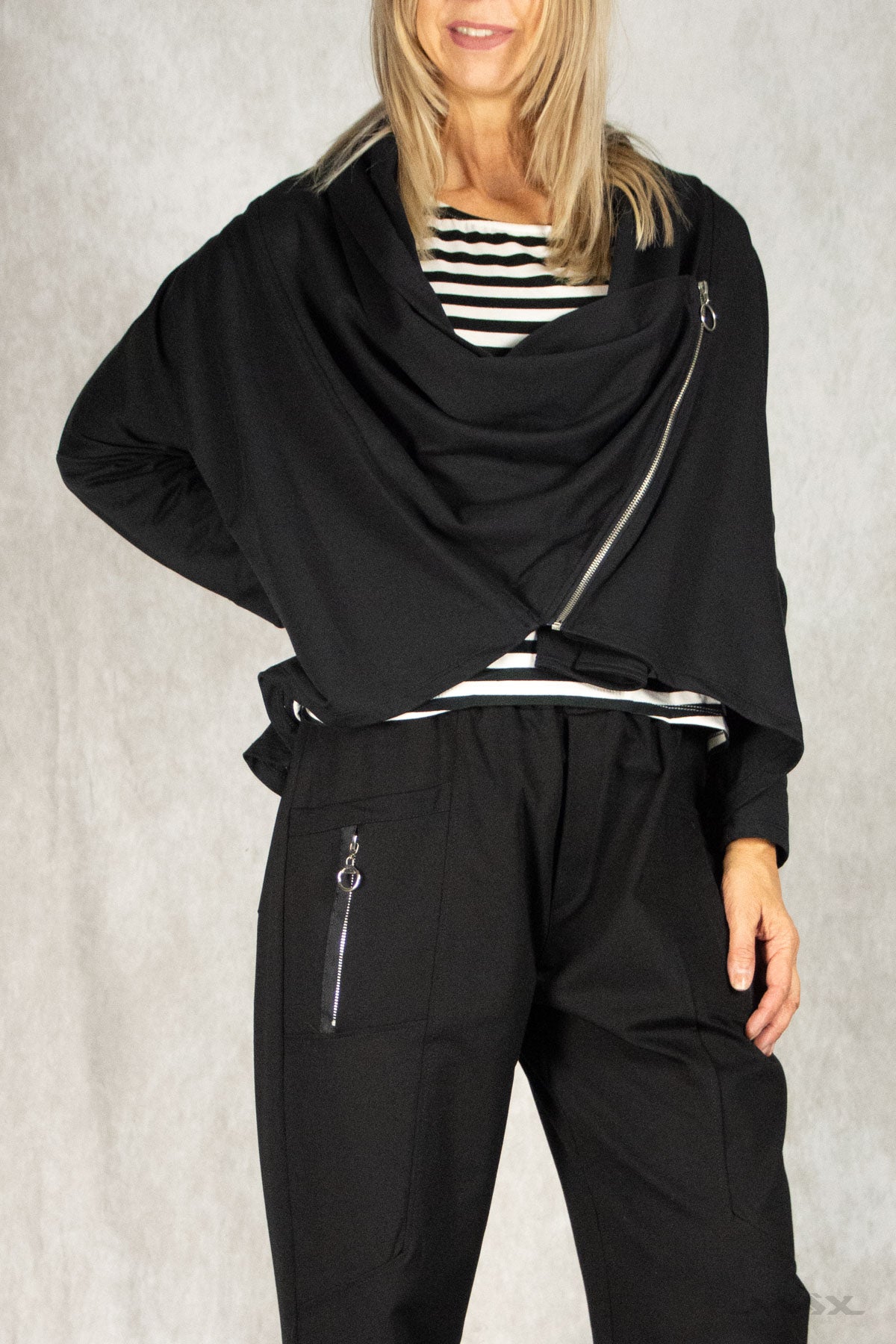 Sweatjacke mit seitlichem Reissverschluss Gr. Onesize (38-44)