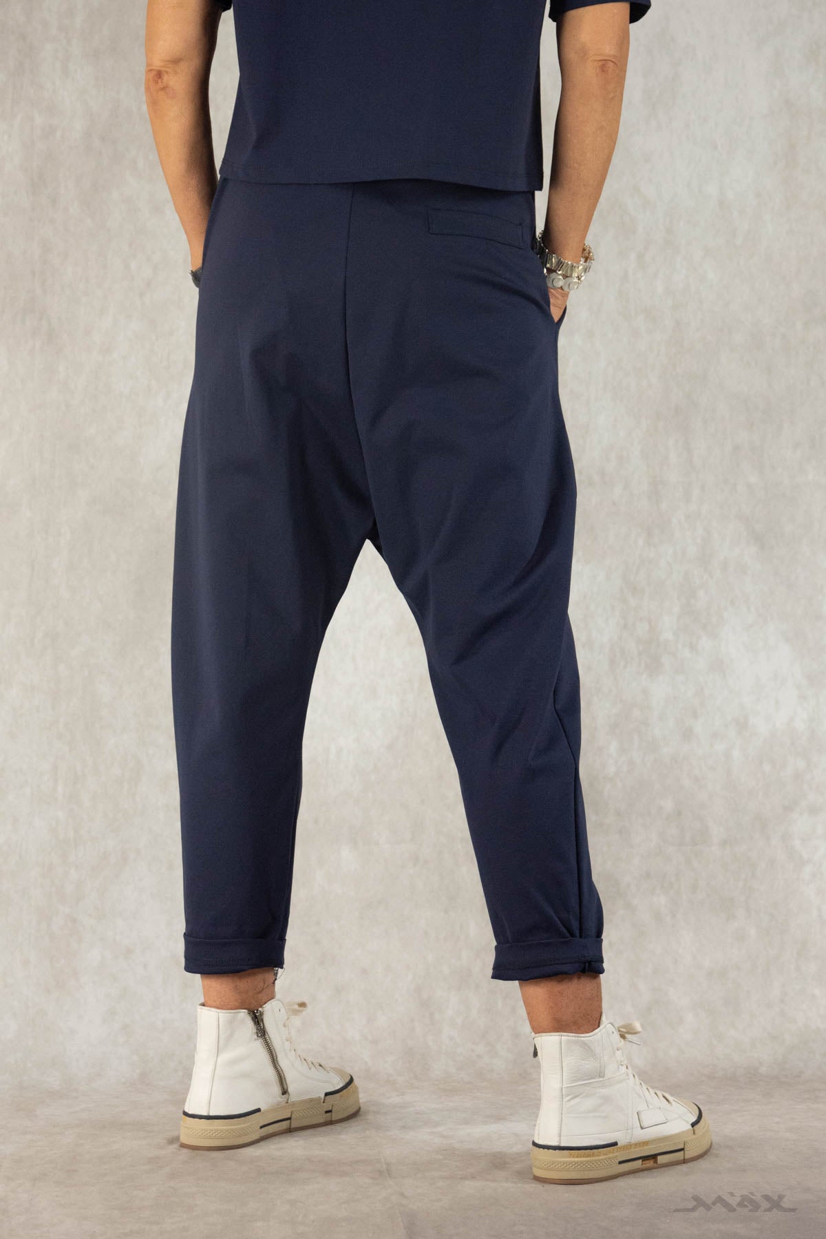 Baggyhose dunkelblau mit Knopf Gr. Onesize (36-42)
