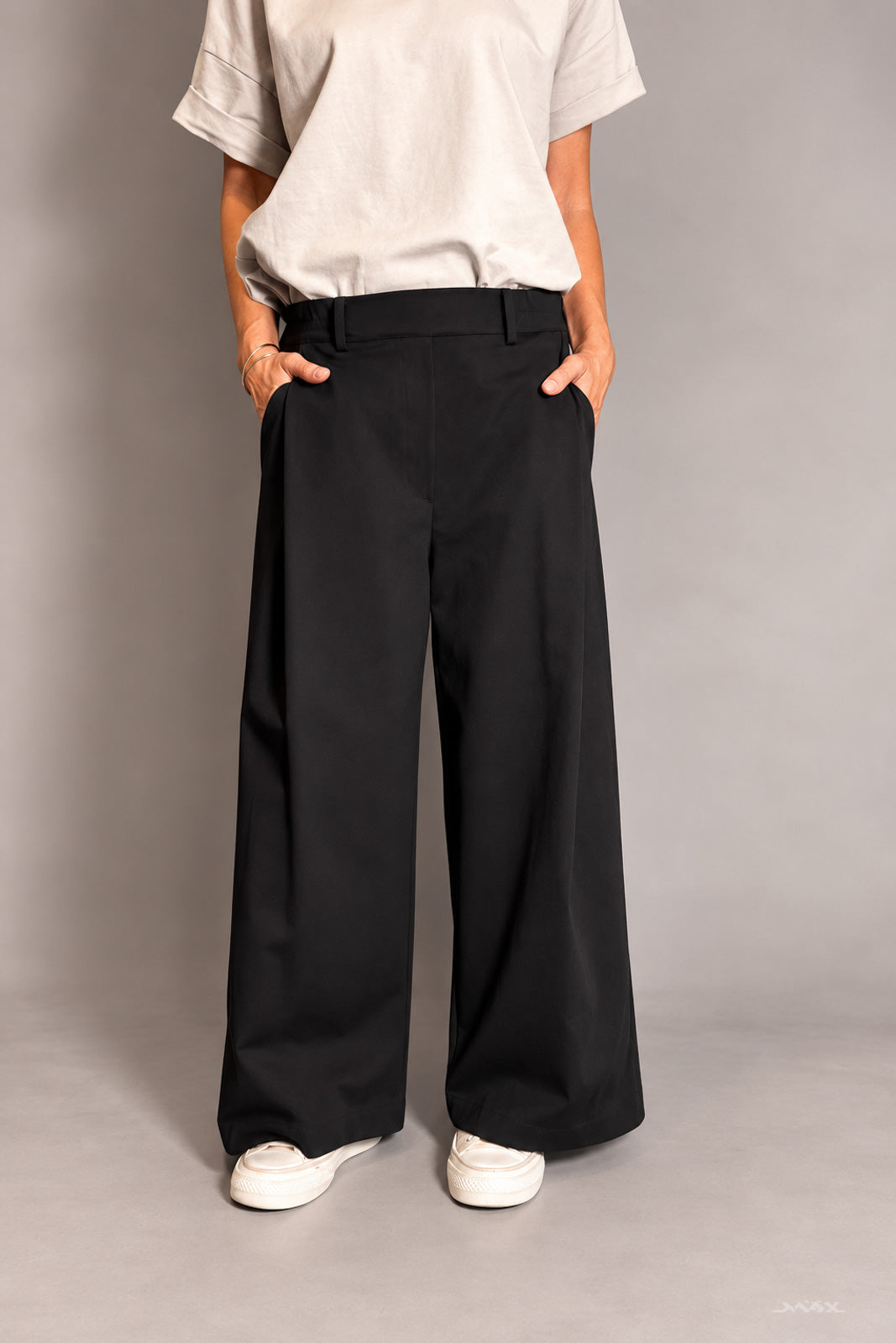 Elegante Hose mit Bundfalten Gr. Onesize (36-42)