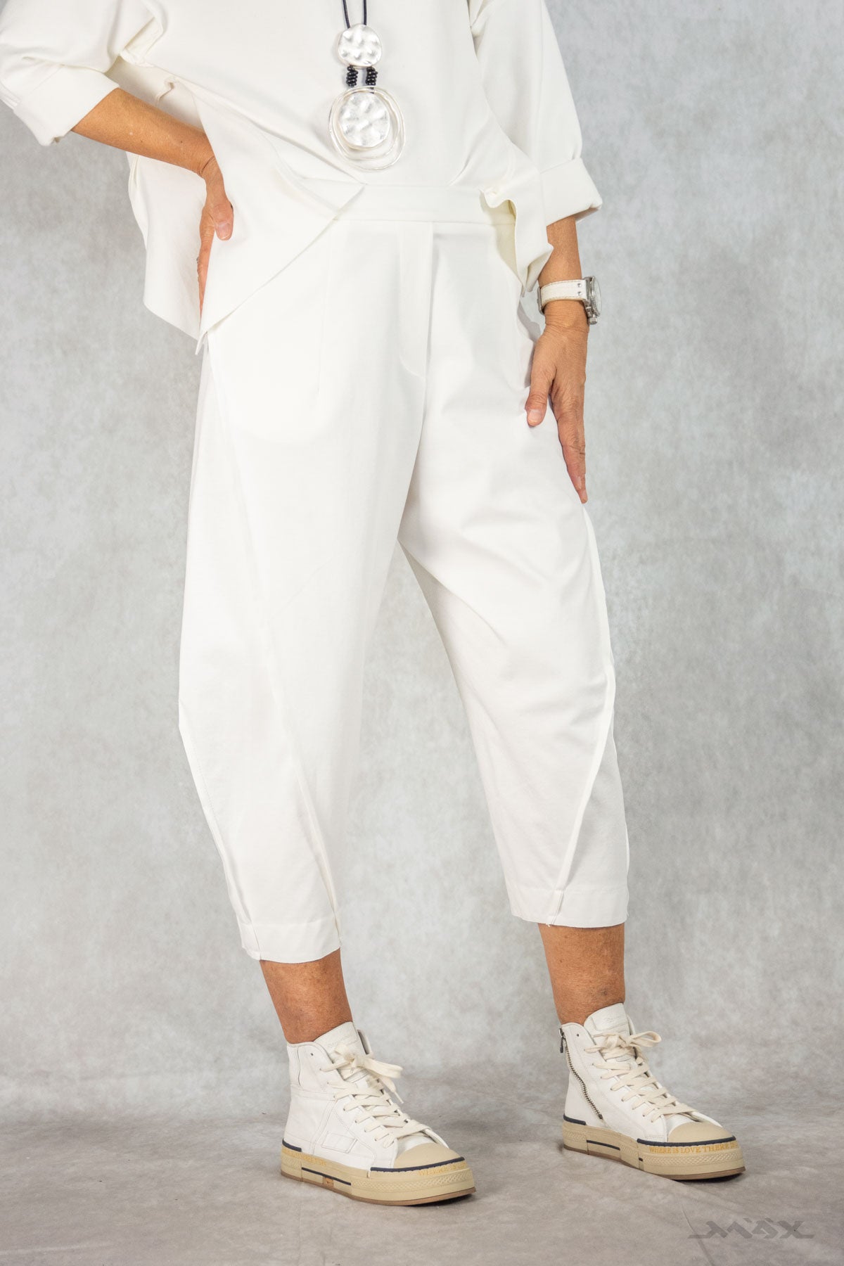 Baggyhose mit Reverse-Nähten in 7/8 Länge Gr. Onesize (38-42)