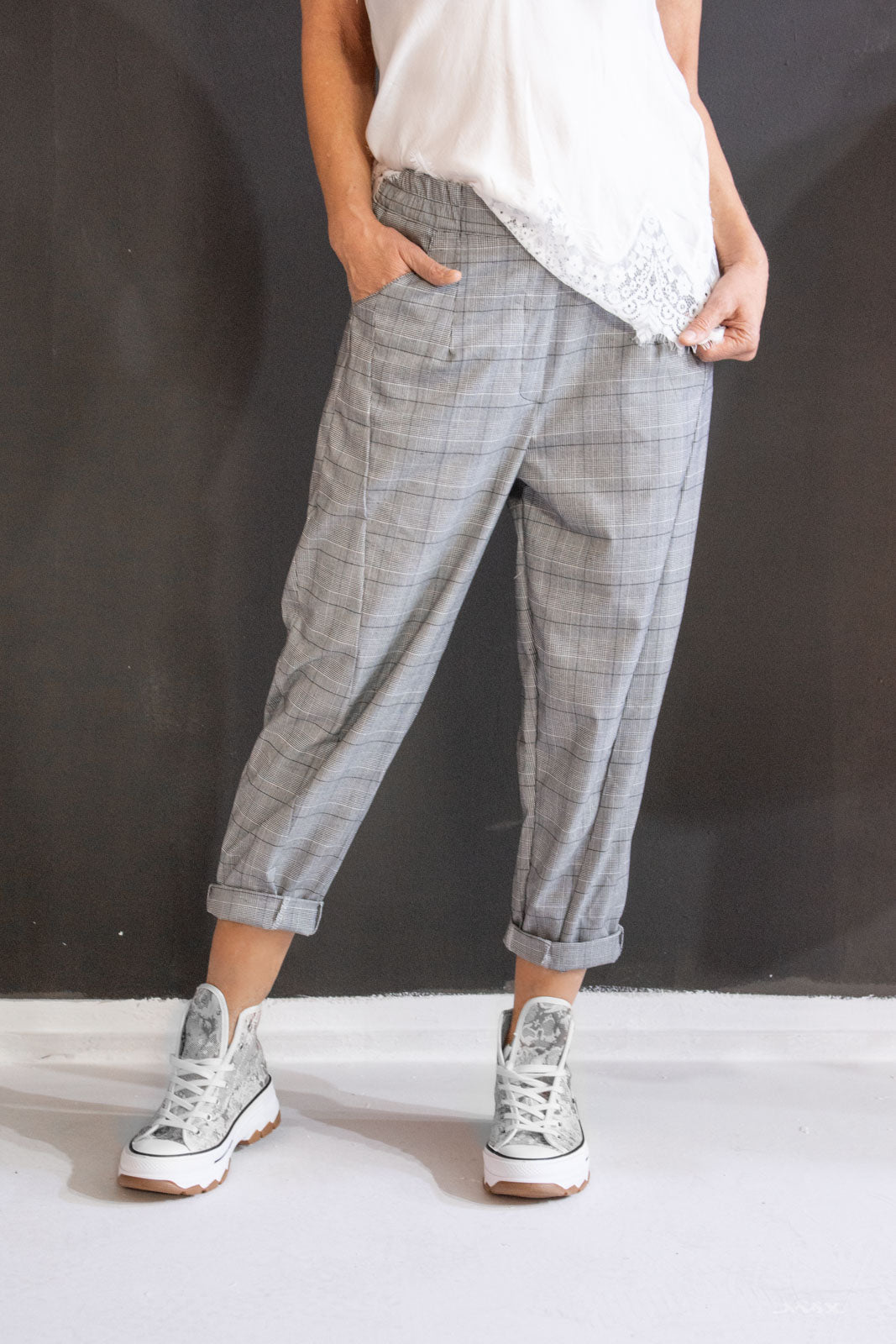 Grijze geruite pantalon met decoratieve naad maat one size (36-42)