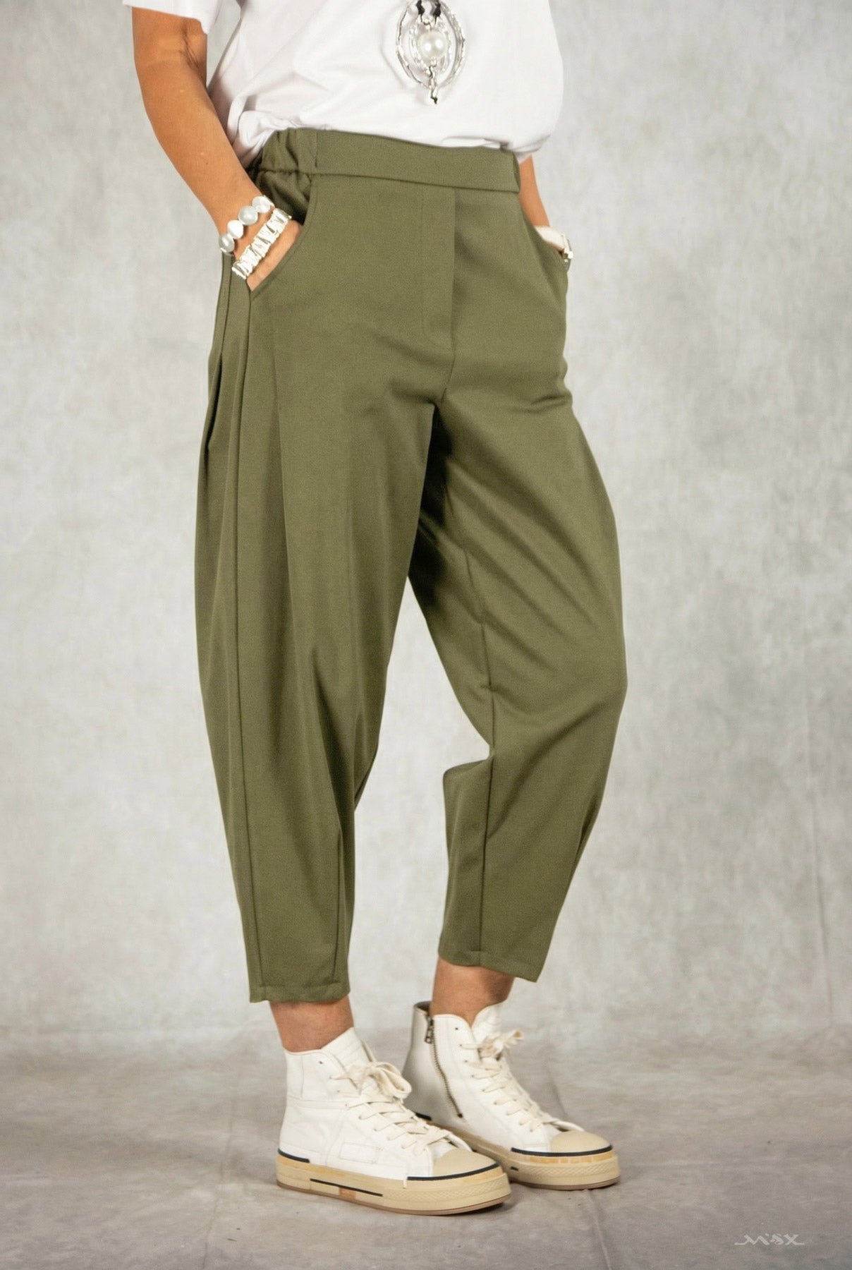 Karotten-Hose olive Gr. onesize (36-40)
