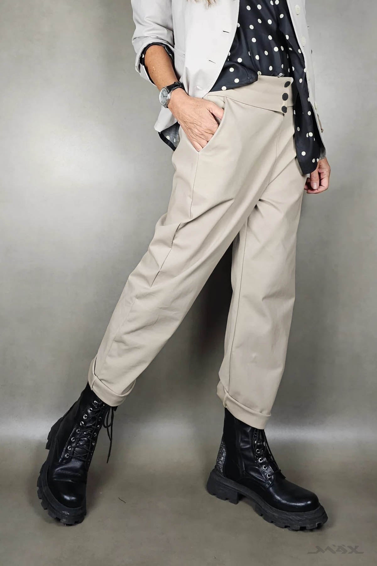 Elegante pantalon met knopen maat One size (38-42)