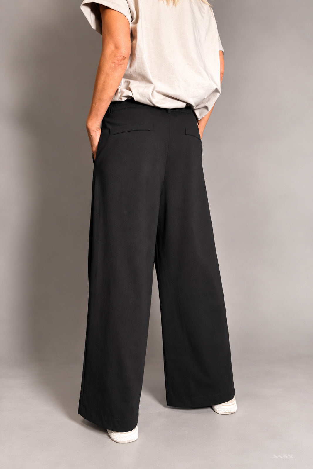Elegante Hose mit Bundfalten Gr. Onesize (36-42)