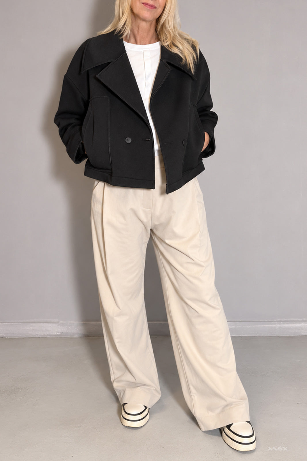 Kurze Jacke aus softem Scuba-Material Gr. Onesize (38-44)