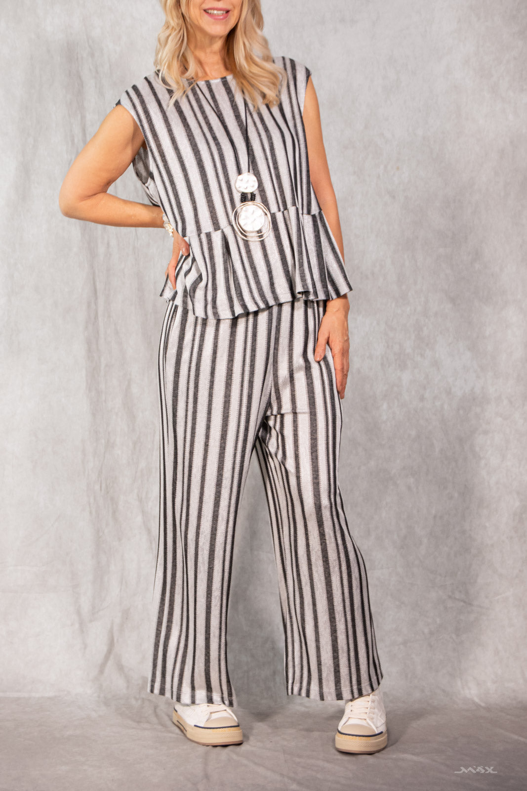 Blouse sans manches noir-argent rayé - taille unique (38-42)