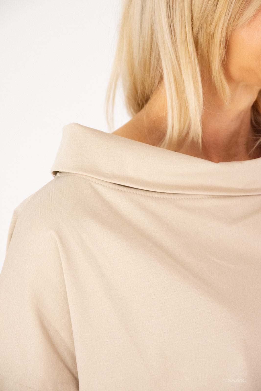 Chemise courte asymétrique à double col, taille unique (38-44)