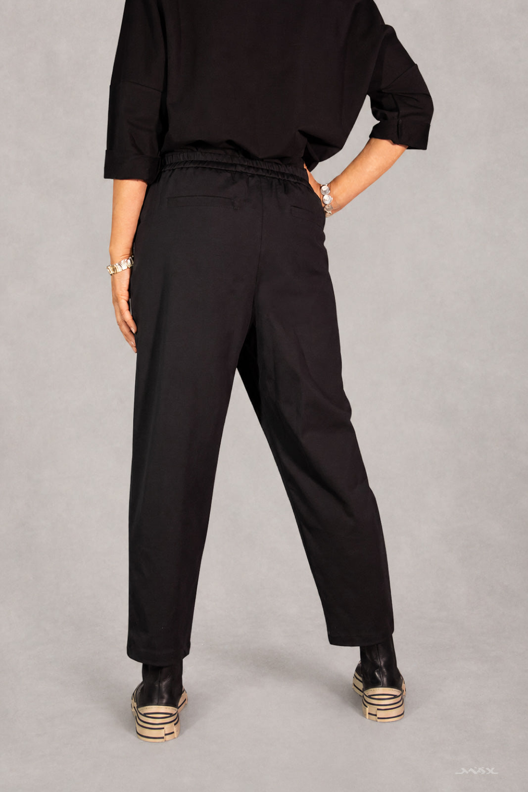 Elegant Pleated Trousers - One Size (38–42)