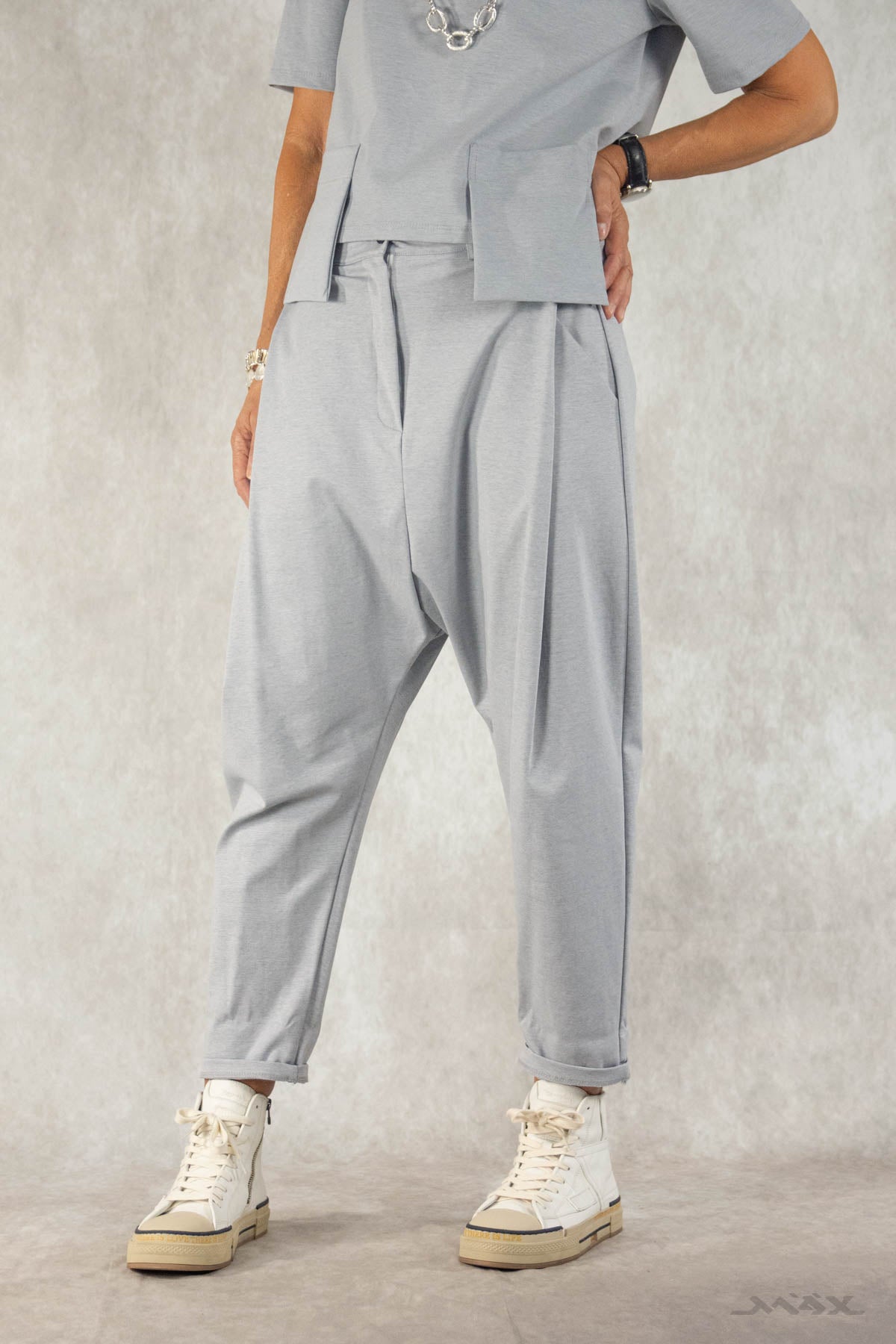 Lichtgrijze baggy broek met knoop, maat one size (36-42)