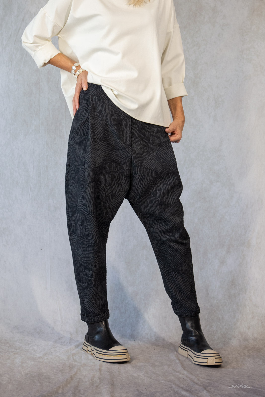 Baggyhose mit geprägter Musterung Gr. onesize(38-42)