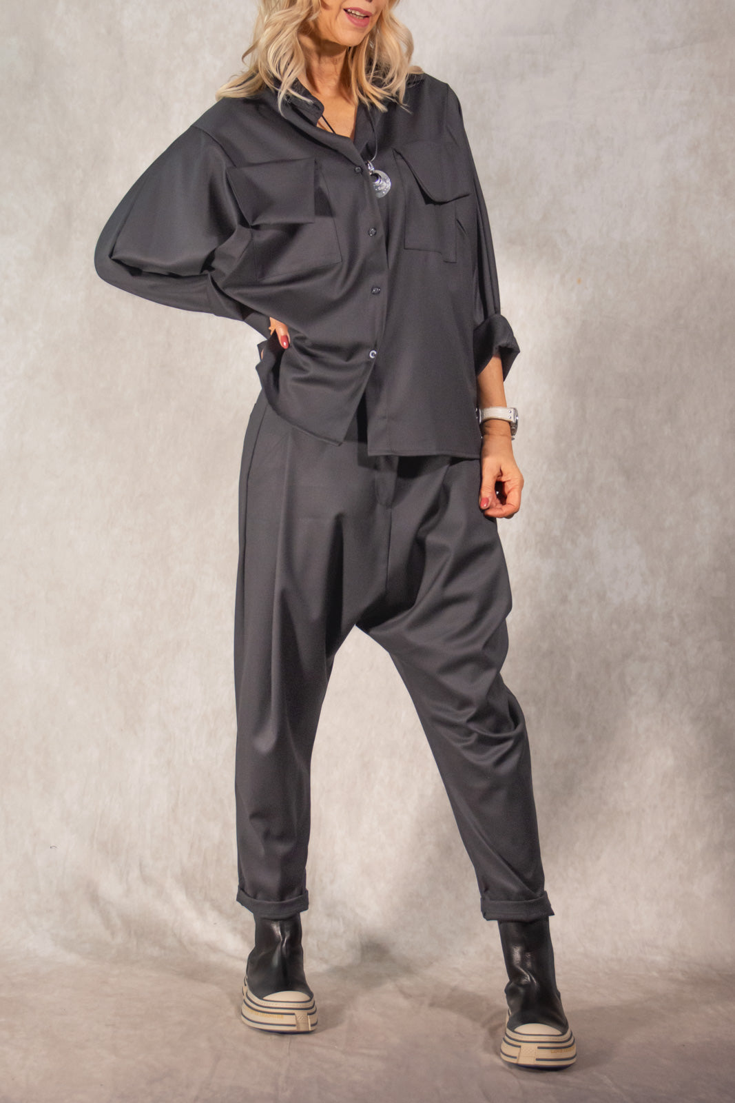 Lässige Hemd-Jacke mit aufgesetzten Taschen anthrazit Gr. Onesize (38-44)