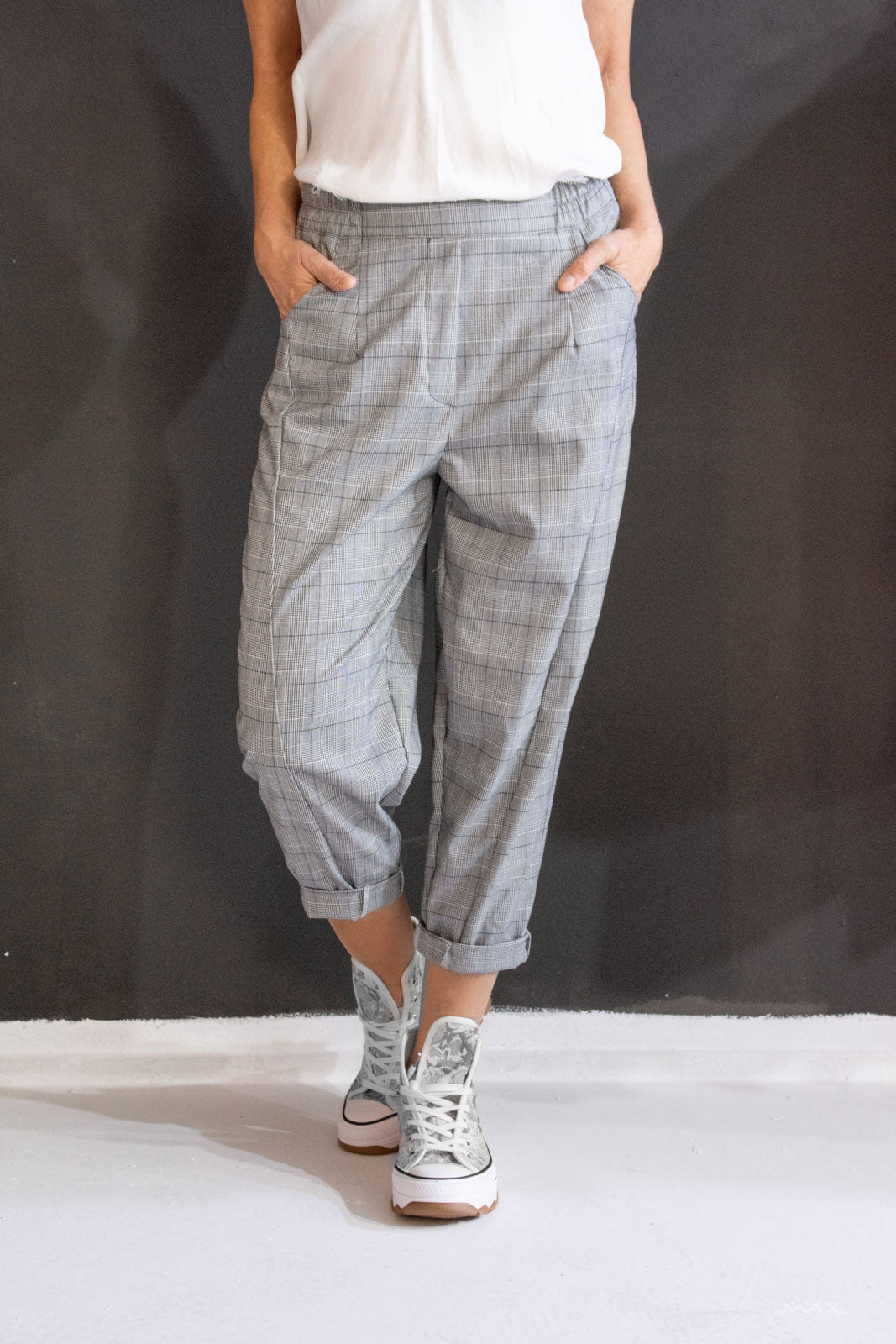 Grijze geruite pantalon met decoratieve naad maat one size (36-42)
