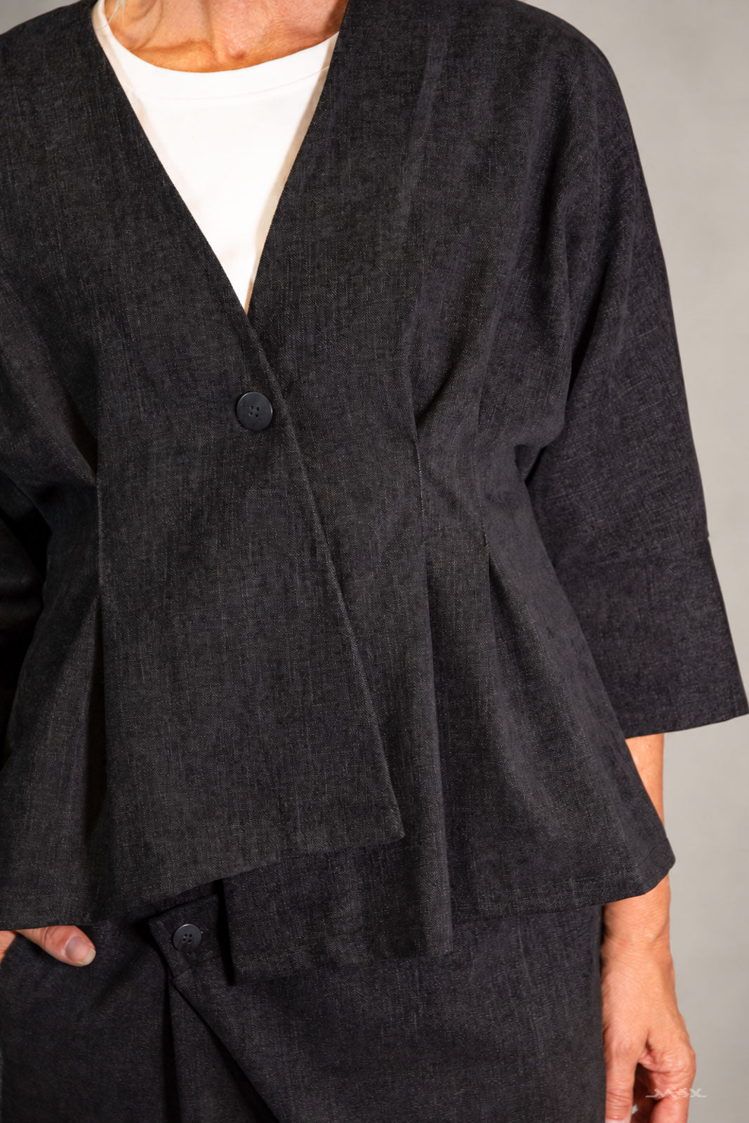 Miękka czarna kurtka z rękawem 3/4 – One Size (38–42)