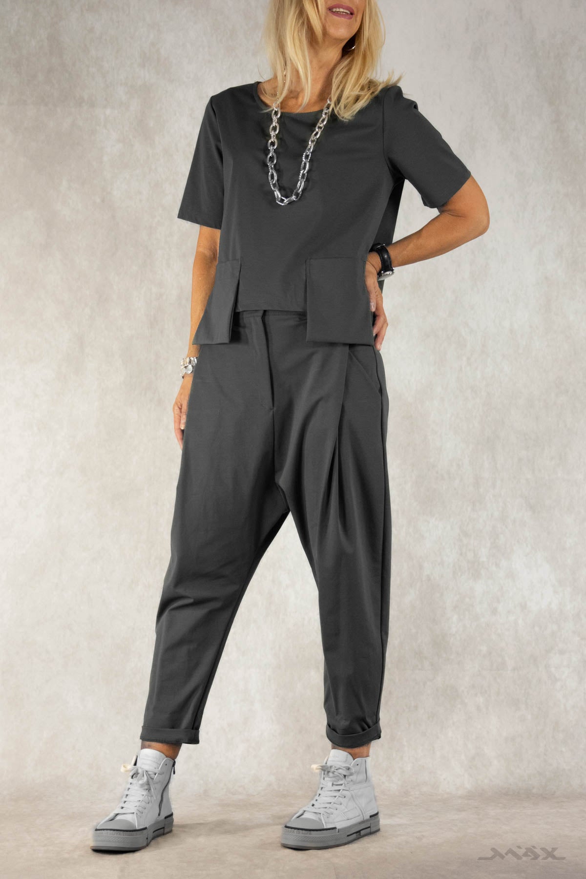 Baggyhose dunkelgrau mit Knopf Gr. Onesize (36-42)
