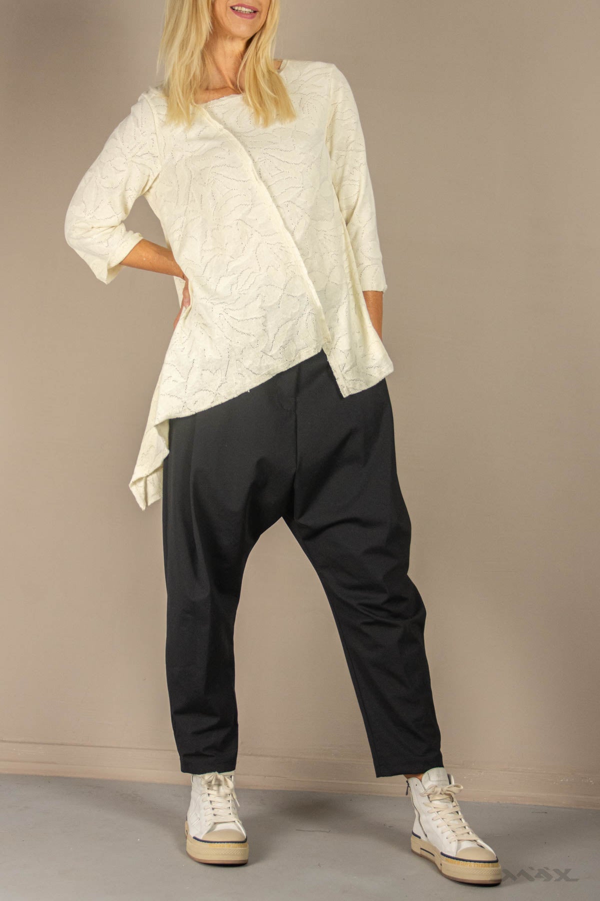 Asymmetrischer Strickpulli mit Strukturmuster Gr. onesize(38-42)