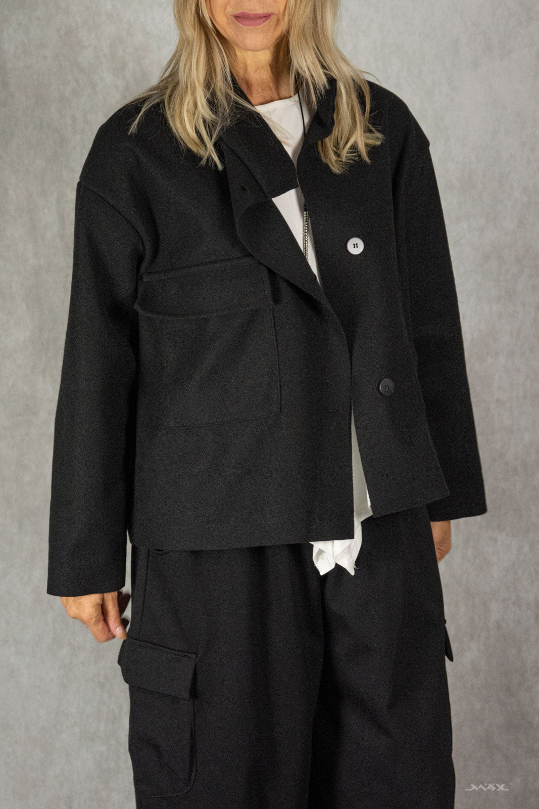 Kastige Jacke mit aufgesetzten Taschen Gr. Onesize (38-44)