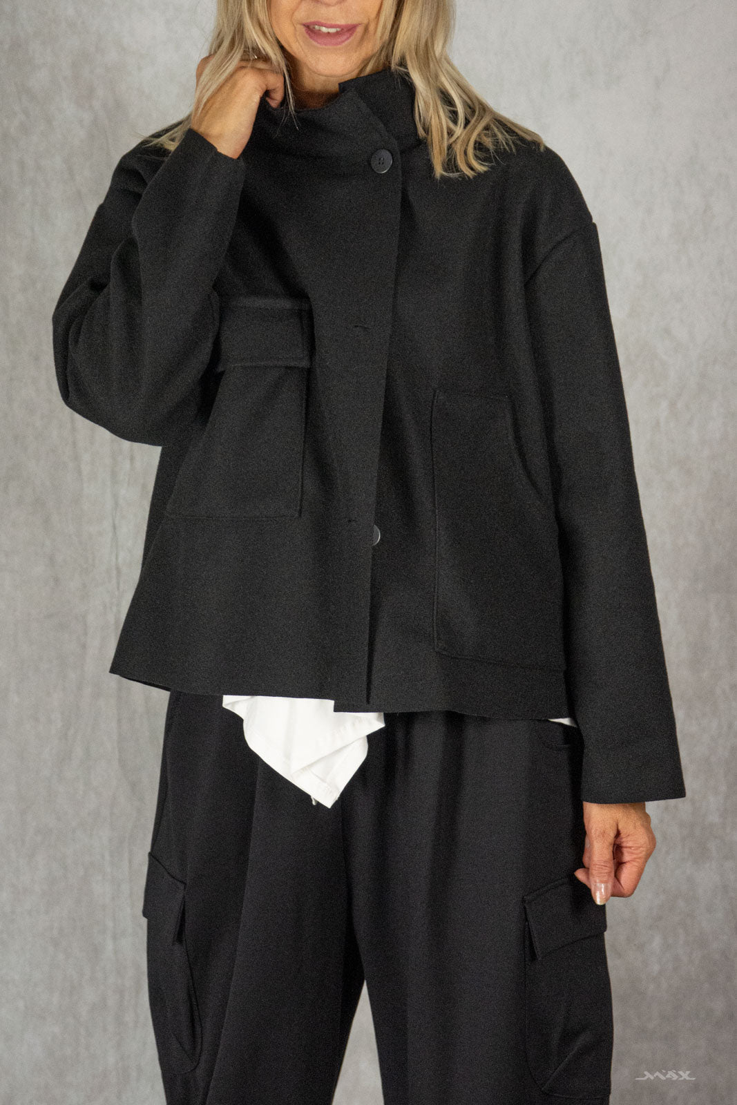 Kastige Jacke mit aufgesetzten Taschen Gr. Onesize (38-44)