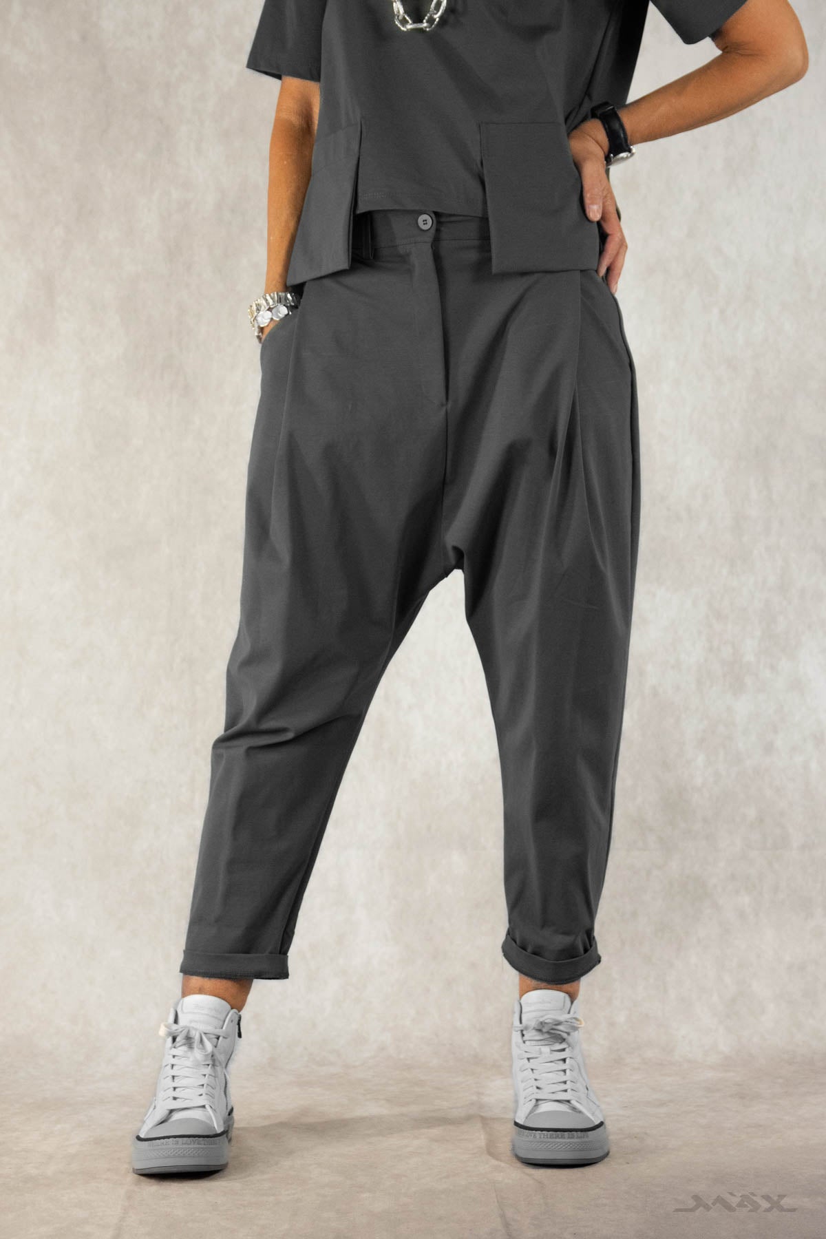 Baggyhose dunkelgrau mit Knopf Gr. Onesize (36-42)