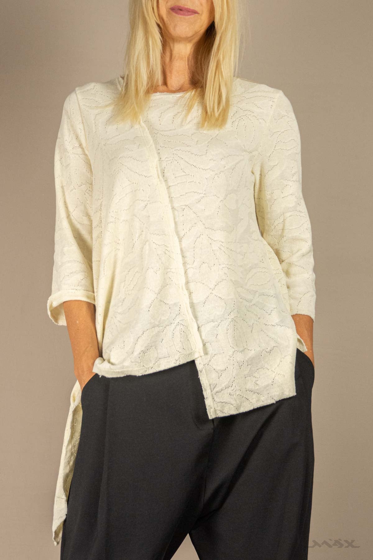 Asymmetrischer Strickpulli mit Strukturmuster Gr. onesize(38-42)