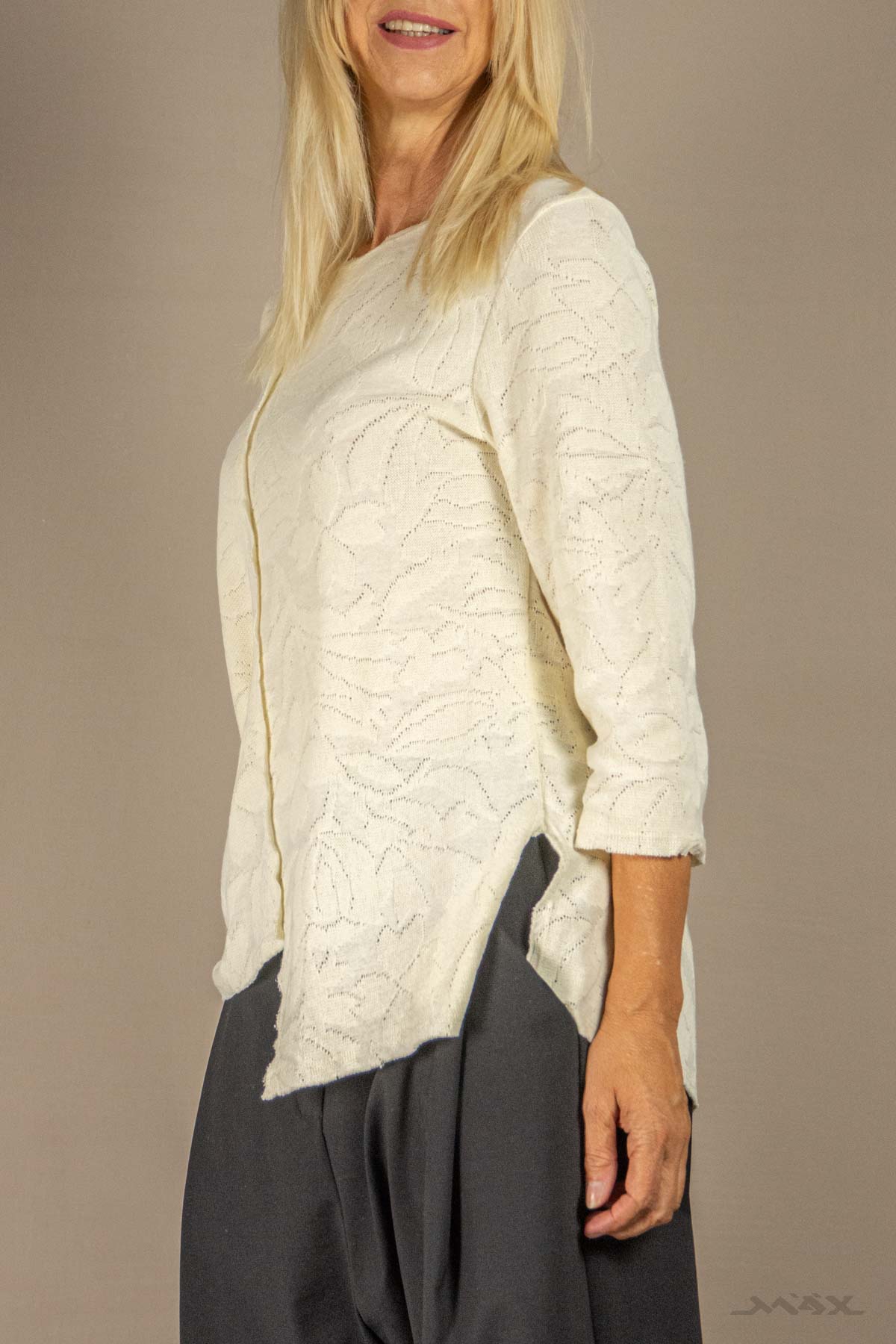 Asymmetrischer Strickpulli mit Strukturmuster Gr. onesize(38-42)