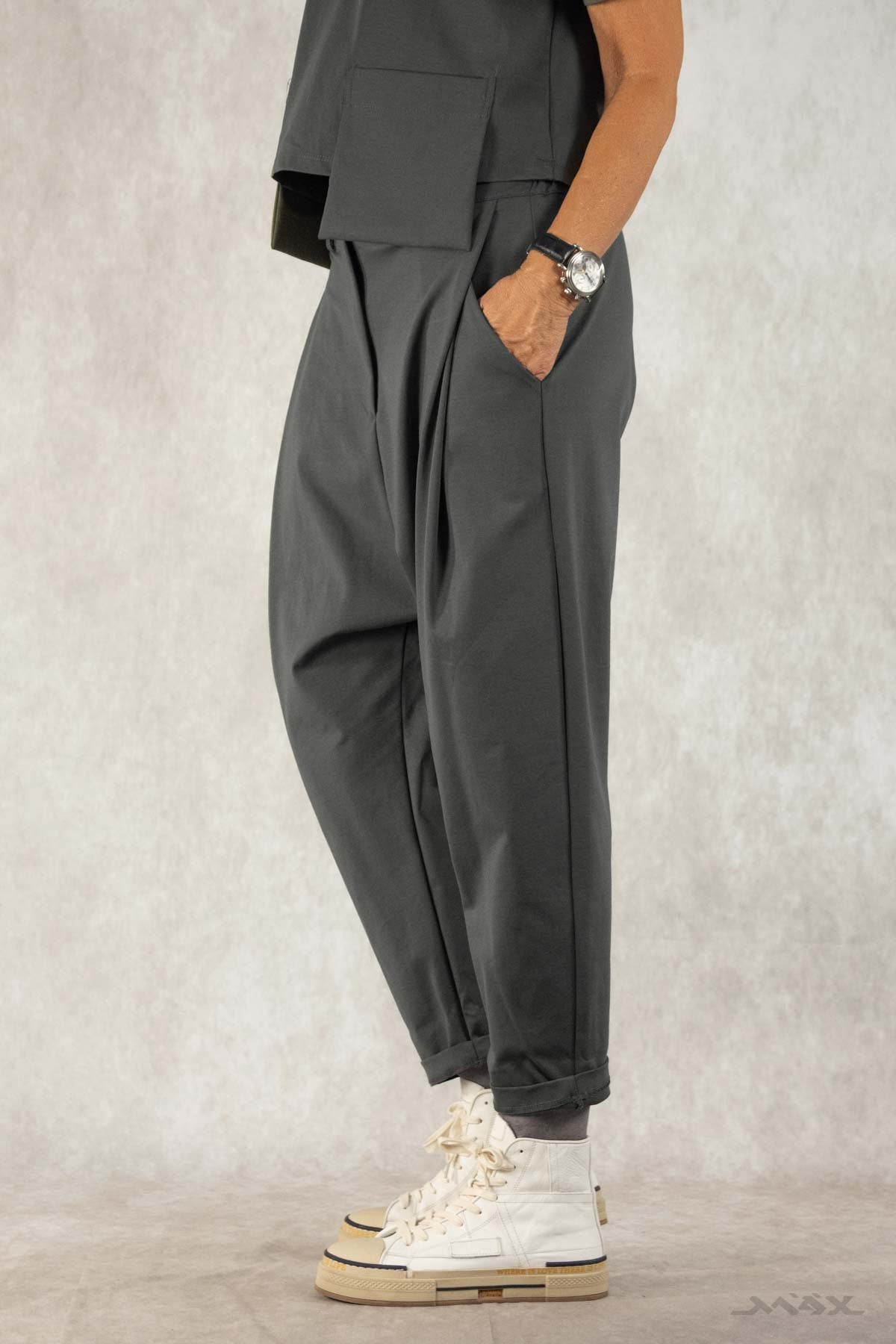 Baggyhose dunkelgrau mit Knopf Gr. Onesize (36-42)