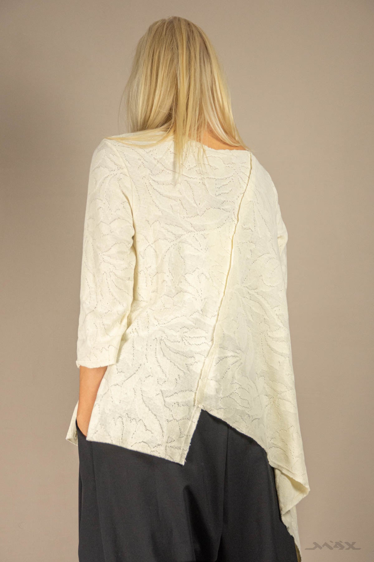 Asymmetrischer Strickpulli mit Strukturmuster Gr. onesize(38-42)