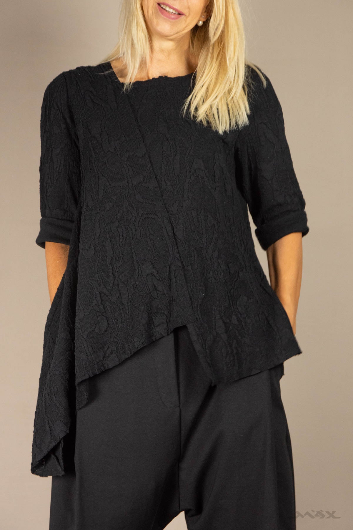 Asymmetrischer Strickpulli mit Strukturmuster Gr. onesize(38-42)