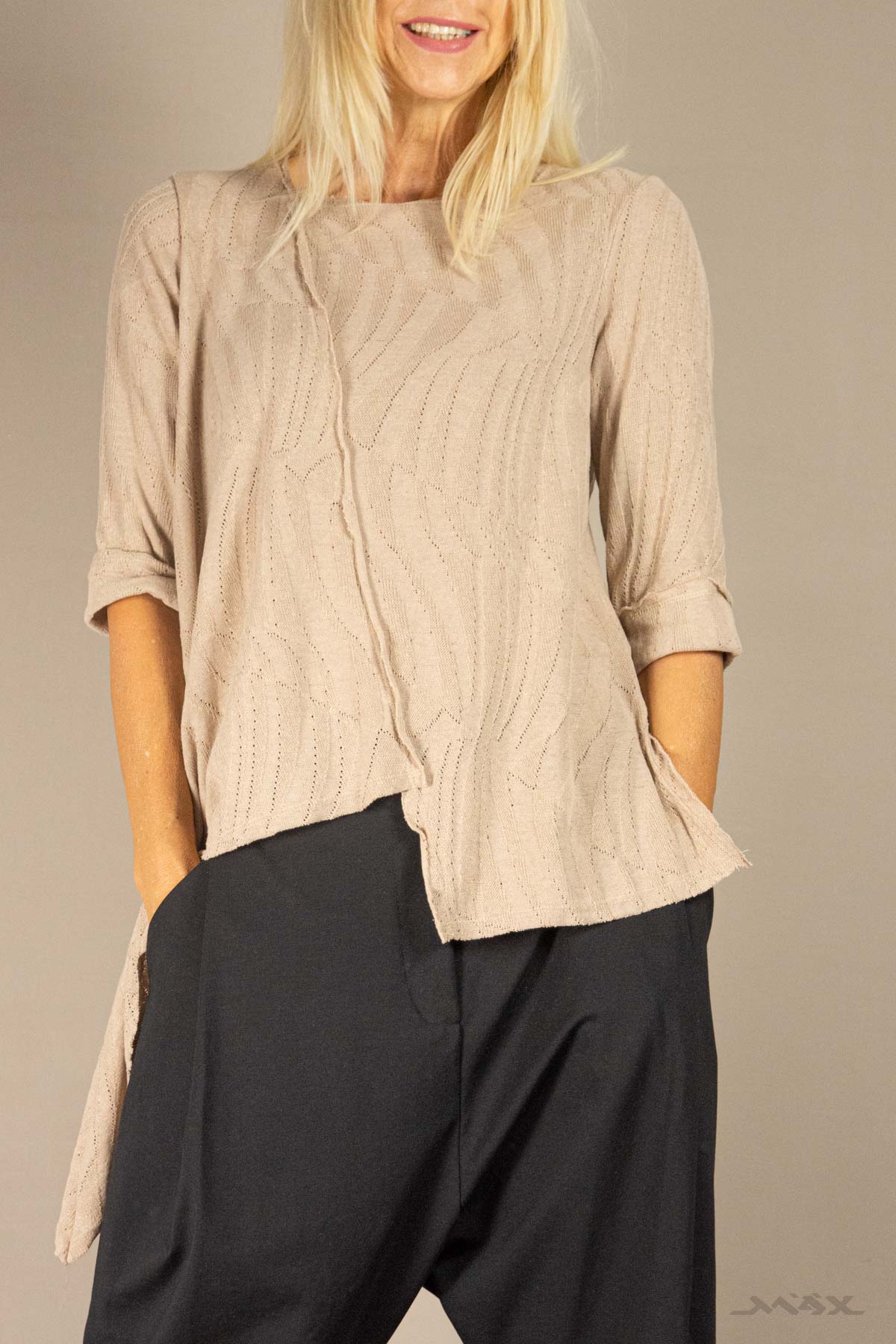 Asymmetrischer Strickpulli mit Strukturmuster Gr. onesize(38-42)