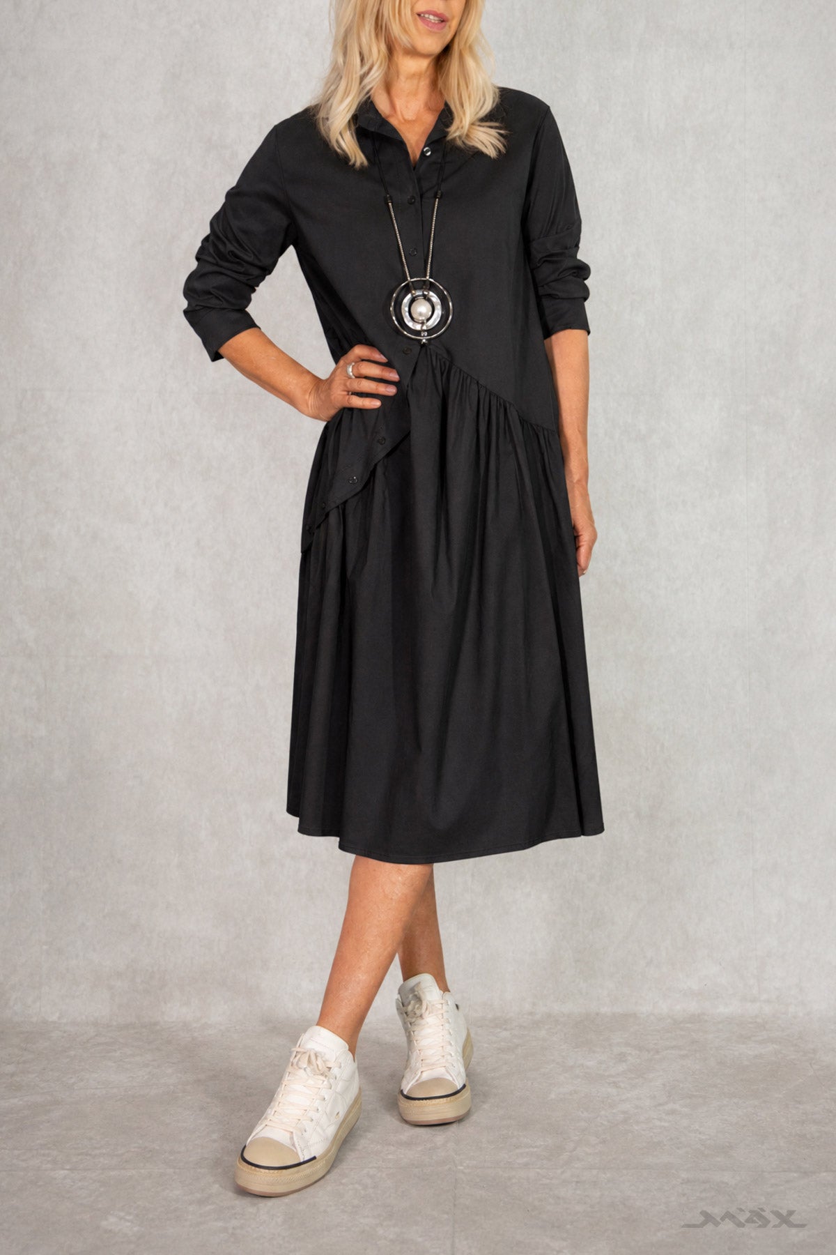Asymmetrisches Kleid mit Knopfleiste Gr. Onesize (38-44)