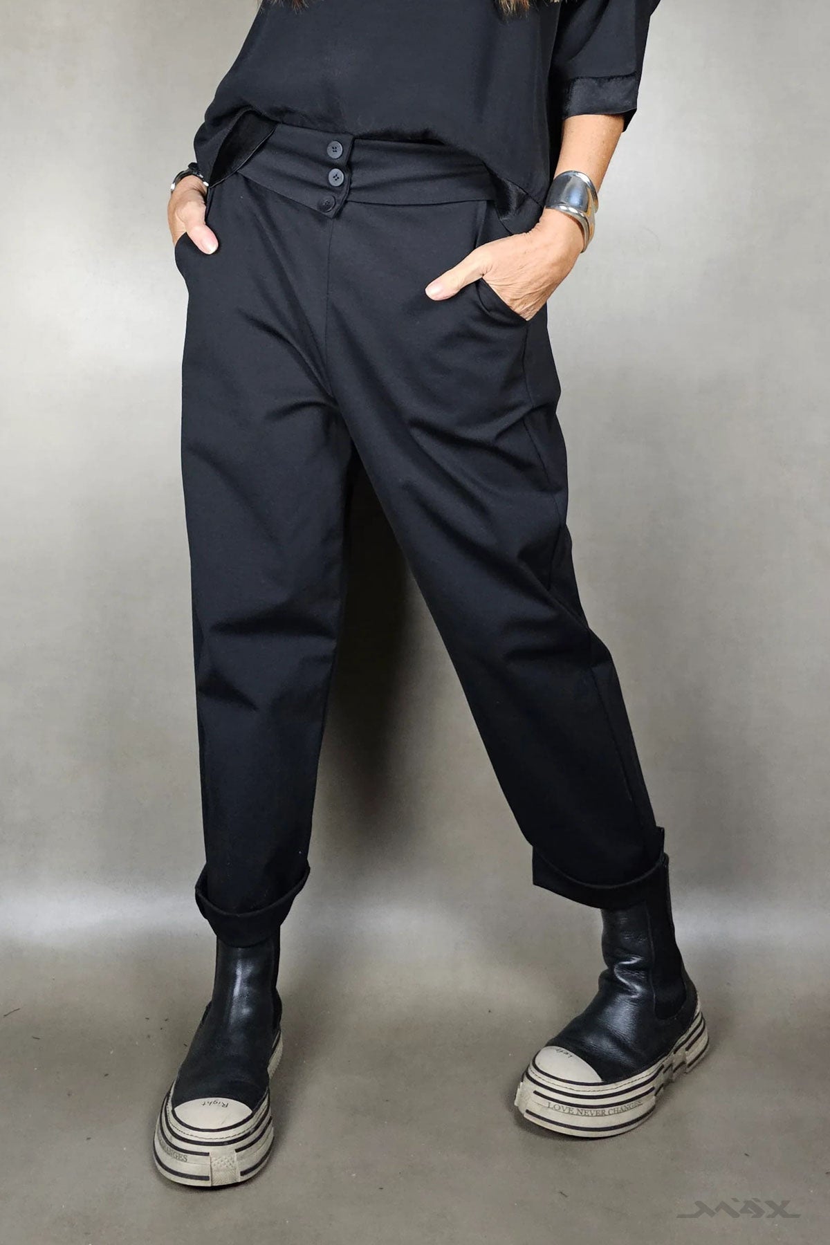 Elegante pantalon met knopen maat One size (38-42)