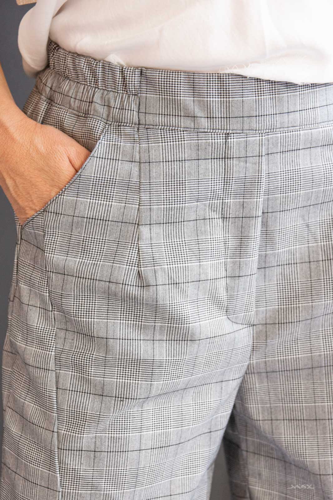 Grijze geruite pantalon met decoratieve naad maat one size (36-42)